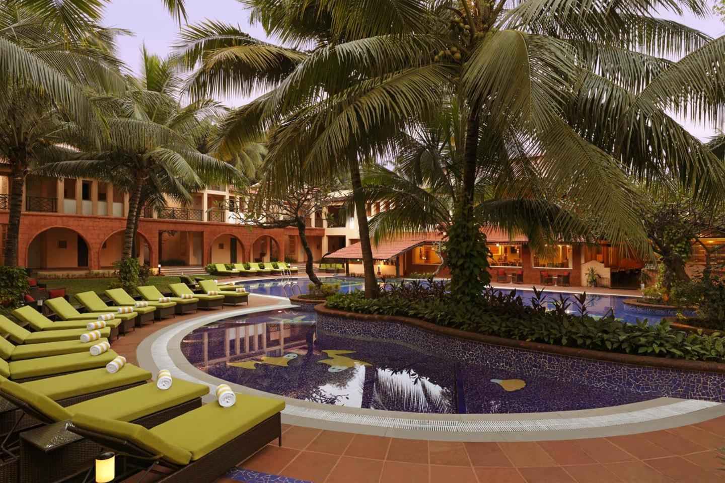 Lemon Tree Amarante Beach Resort, Goa Кандолим Экстерьер фото
